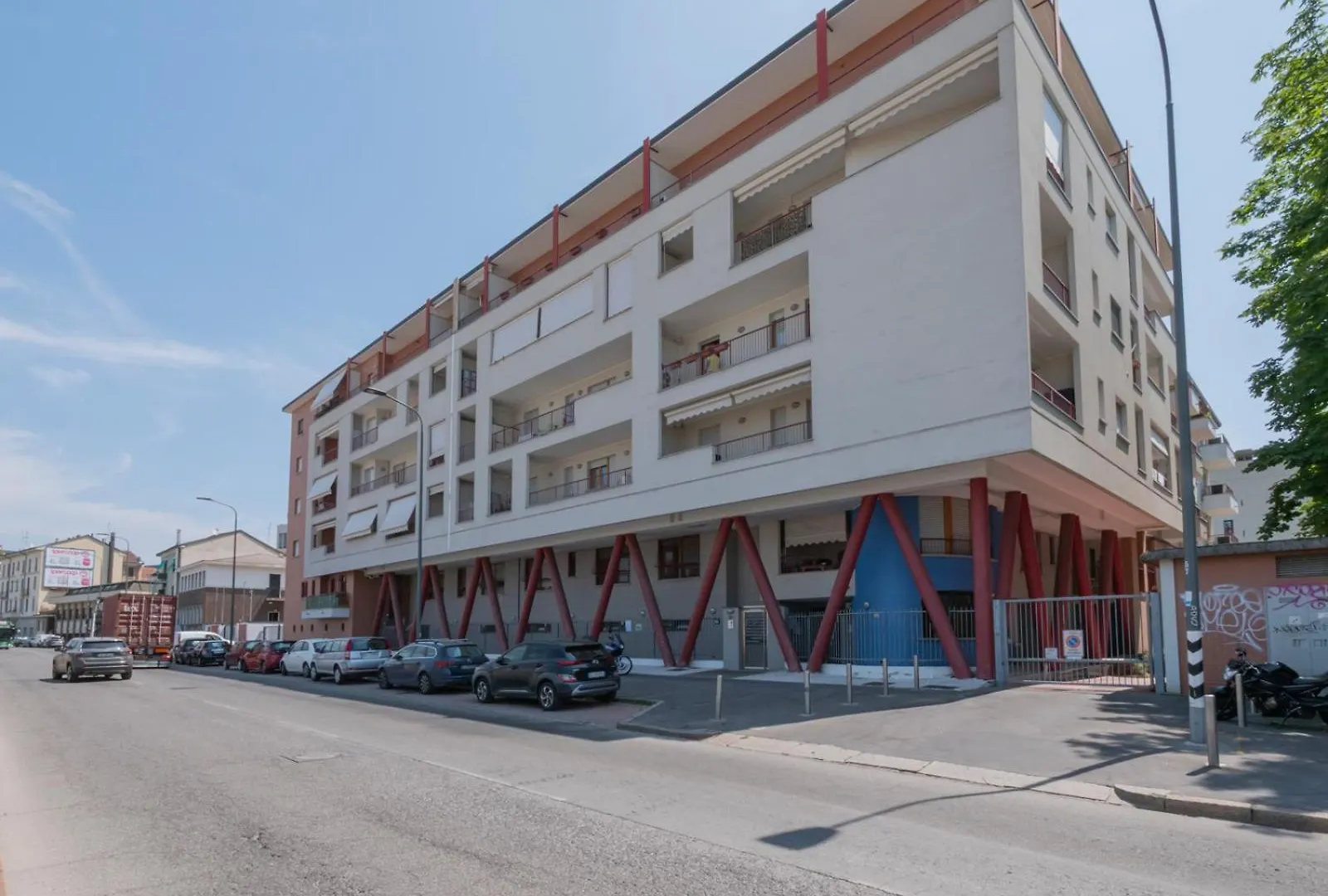 Apartment Spazio Breda - Free Garage, Metro M1, Balcony