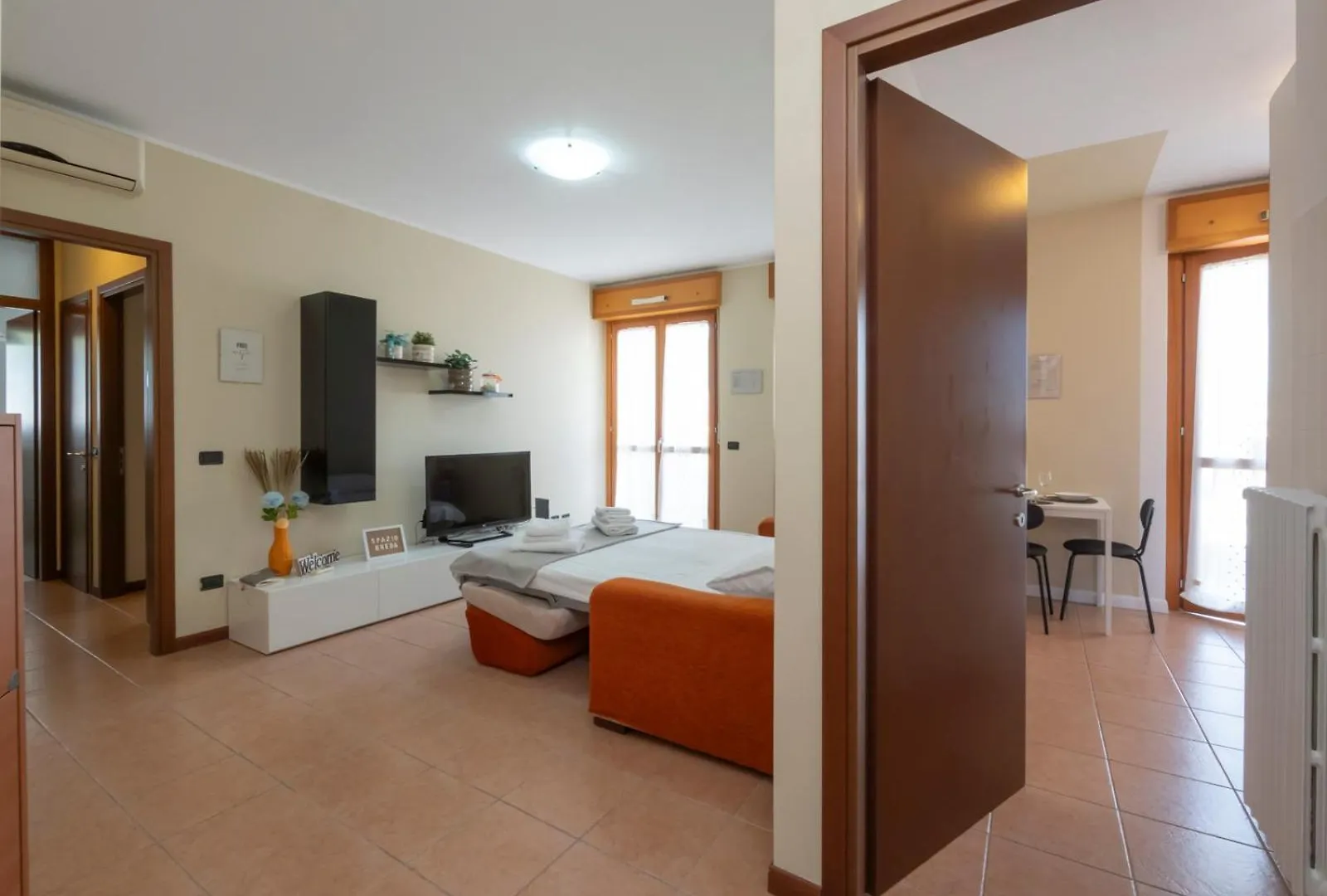 Apartment Spazio Breda - Free Garage, Metro M1, Balcony Italy