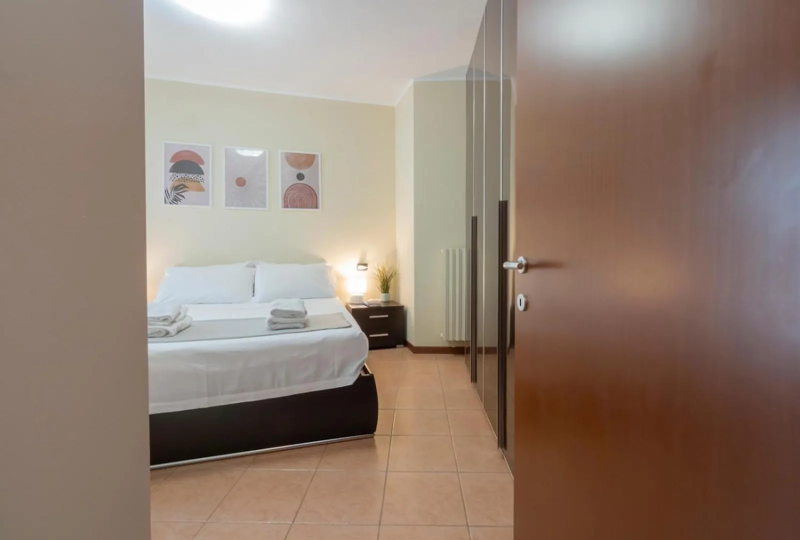 Apartment Spazio Breda - Free Garage, Metro M1, Balcony Milan
