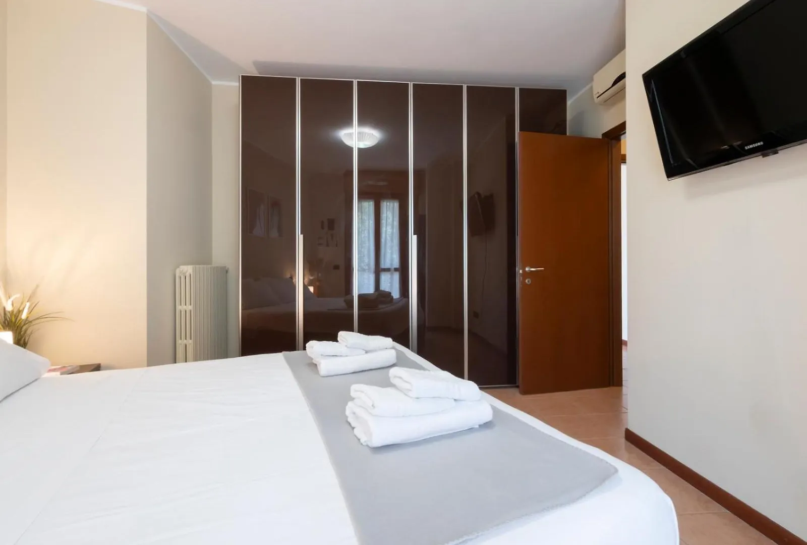 Apartment Spazio Breda - Free Garage, Metro M1, Balcony Milan Italy