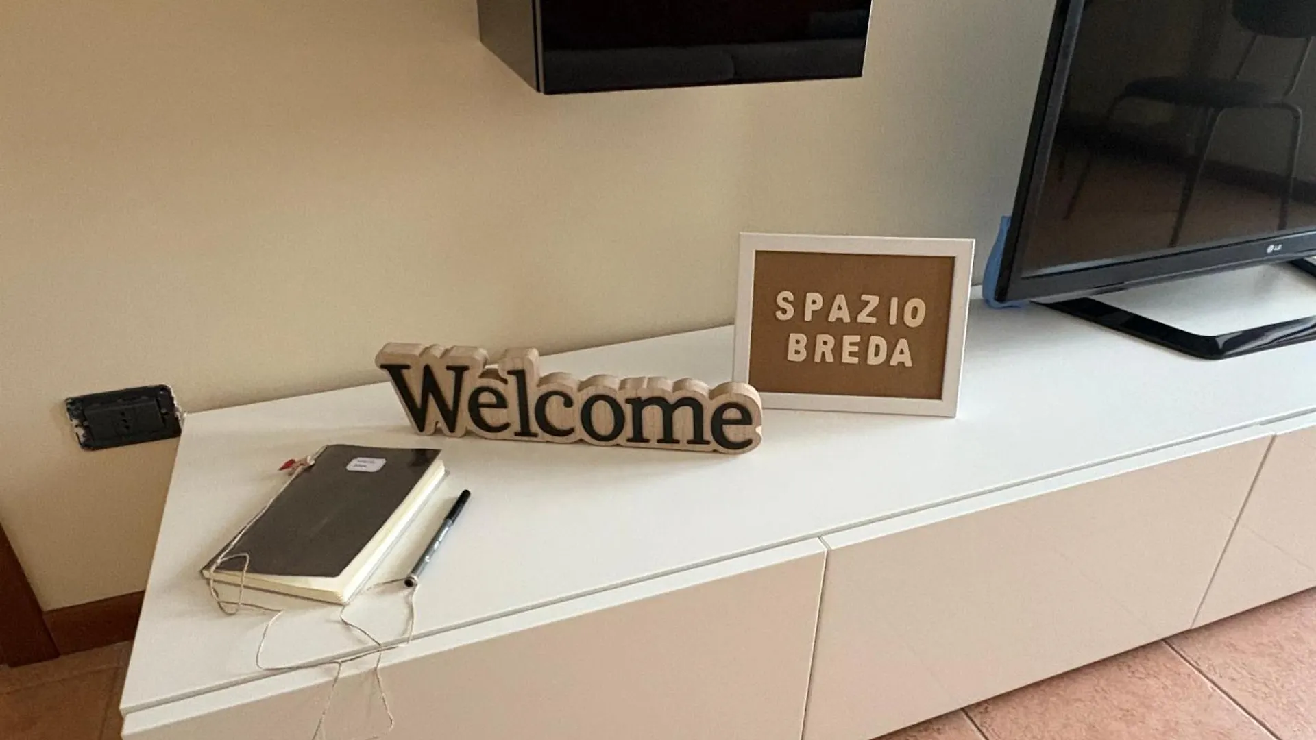 Spazio Breda - Free Garage - M1 Subway Milan Italy